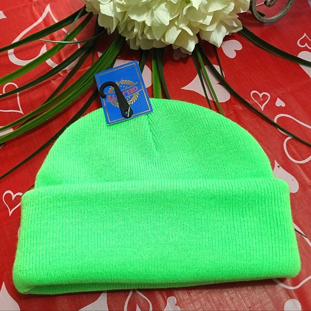 NWT Bright Green Beanie Hat (Youth/Women)